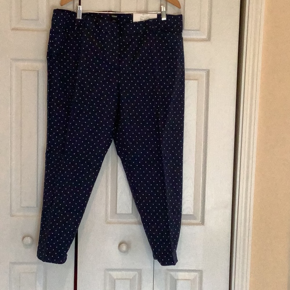 NWT Liz Claiborne ankle pants  size 18.